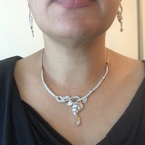 NWOT Two tone necklace and earrings